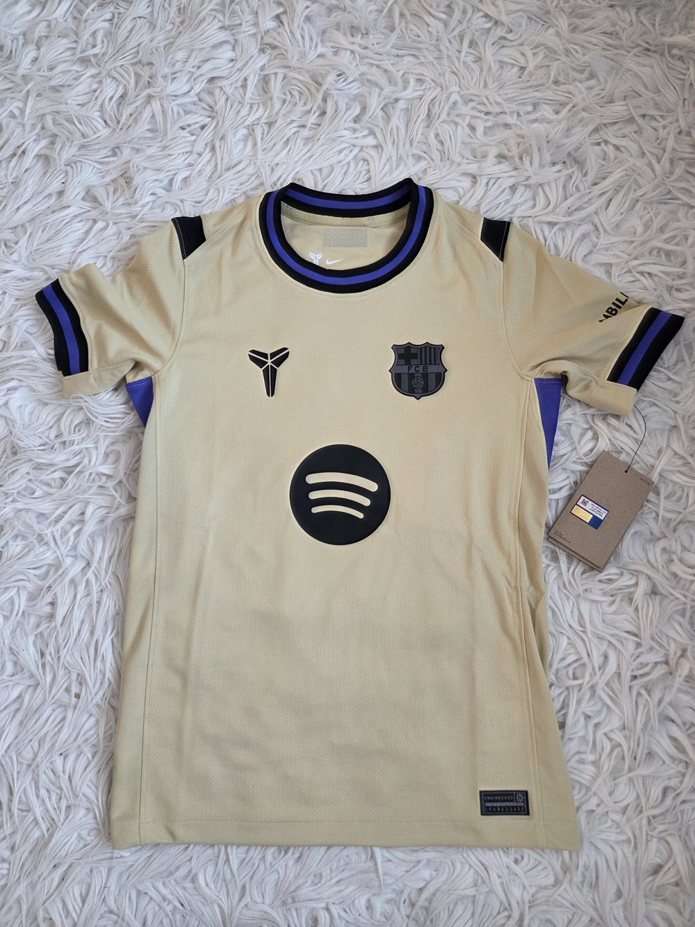 Nike Kids FC Barcelona 25/26 Away Jersey Size Youth Medium NWT